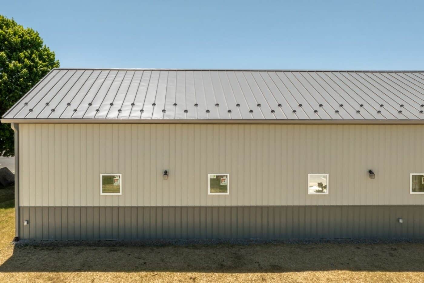 ash gray metal garage in landenberg PA (1)